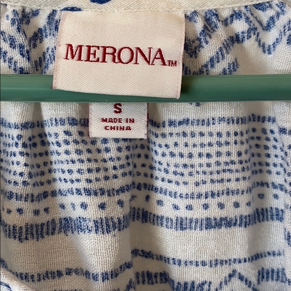 Patterned top - Picture 2 of 5